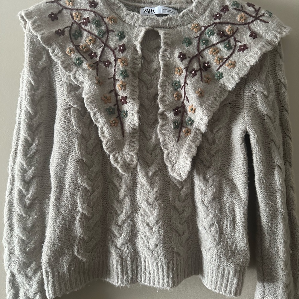 Size small Zara sweater